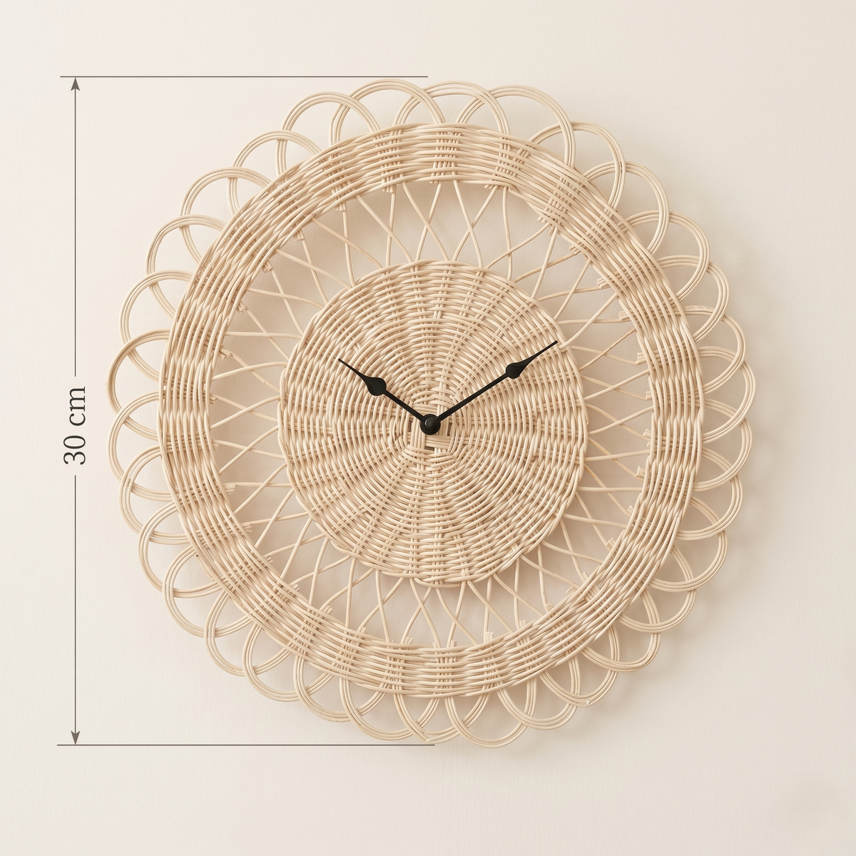Horloge rotin tressé