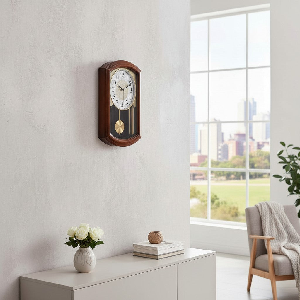 Ancienne horloge murale en bois