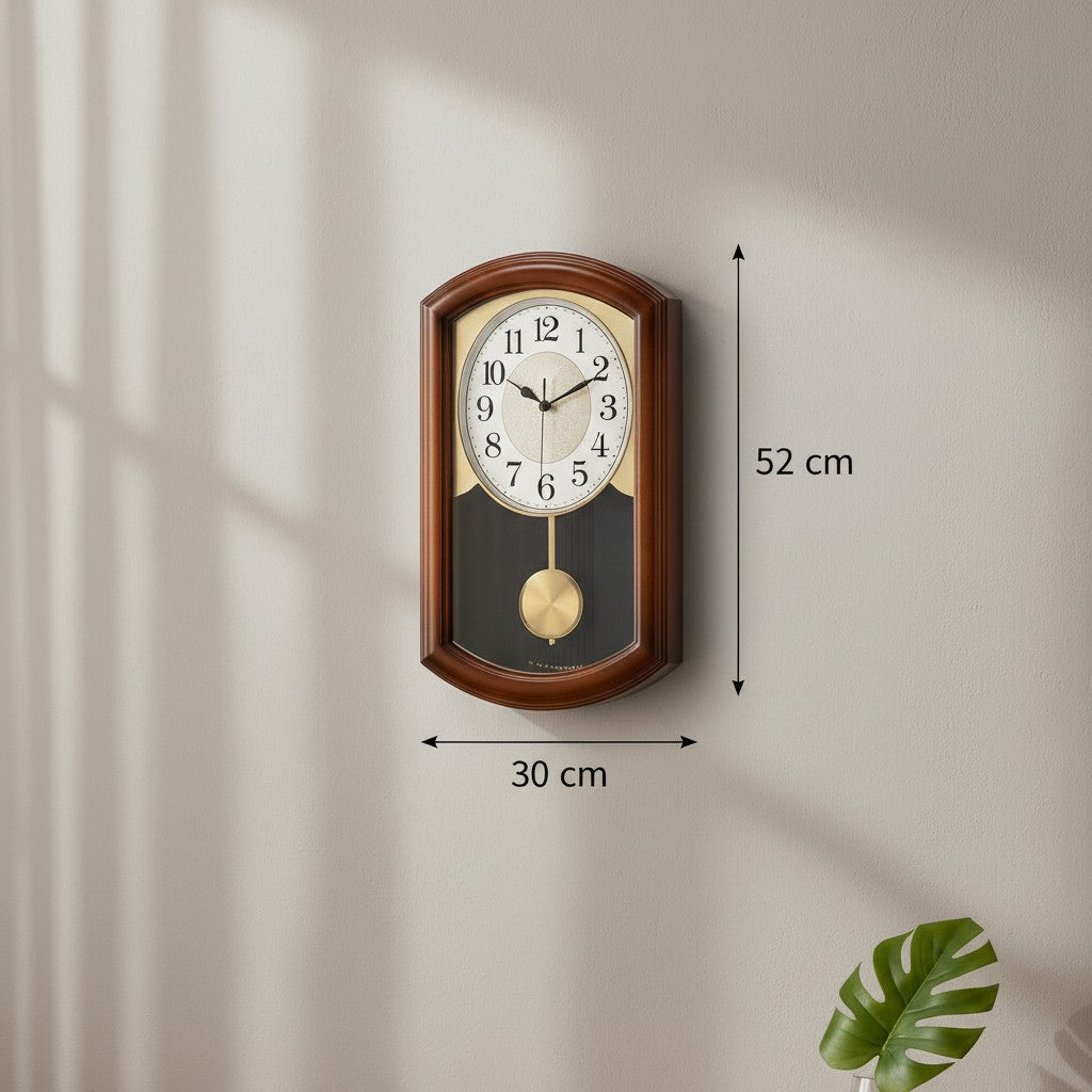 Ancienne horloge murale en bois