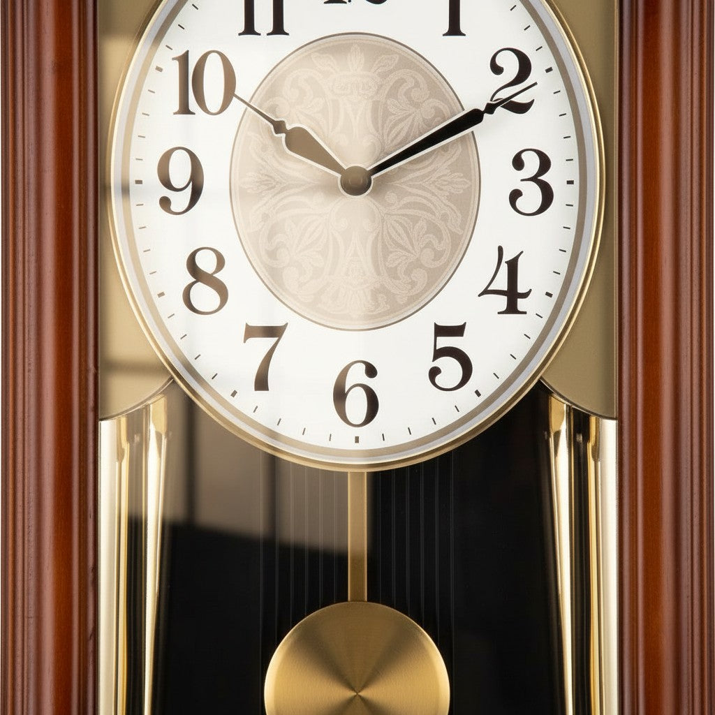 Ancienne horloge murale en bois