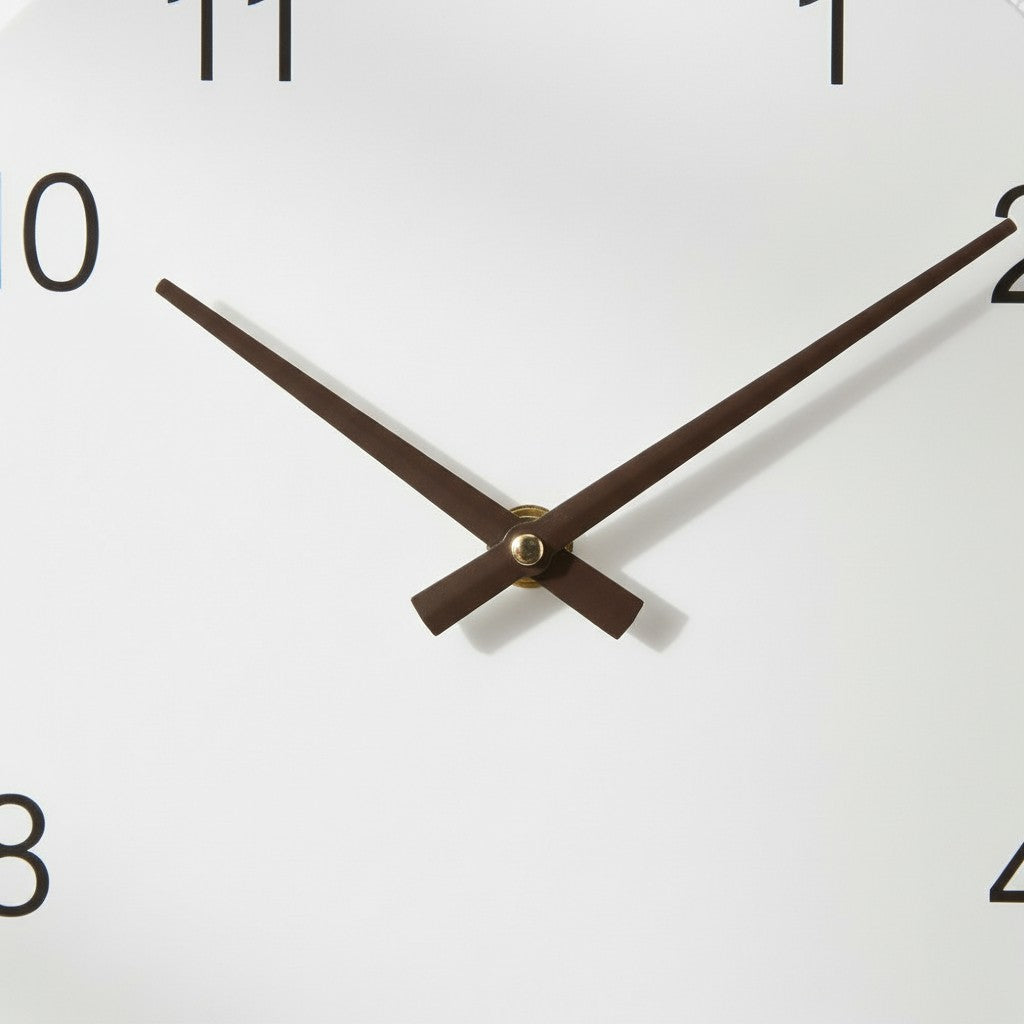 Grande horloge blanche minimaliste