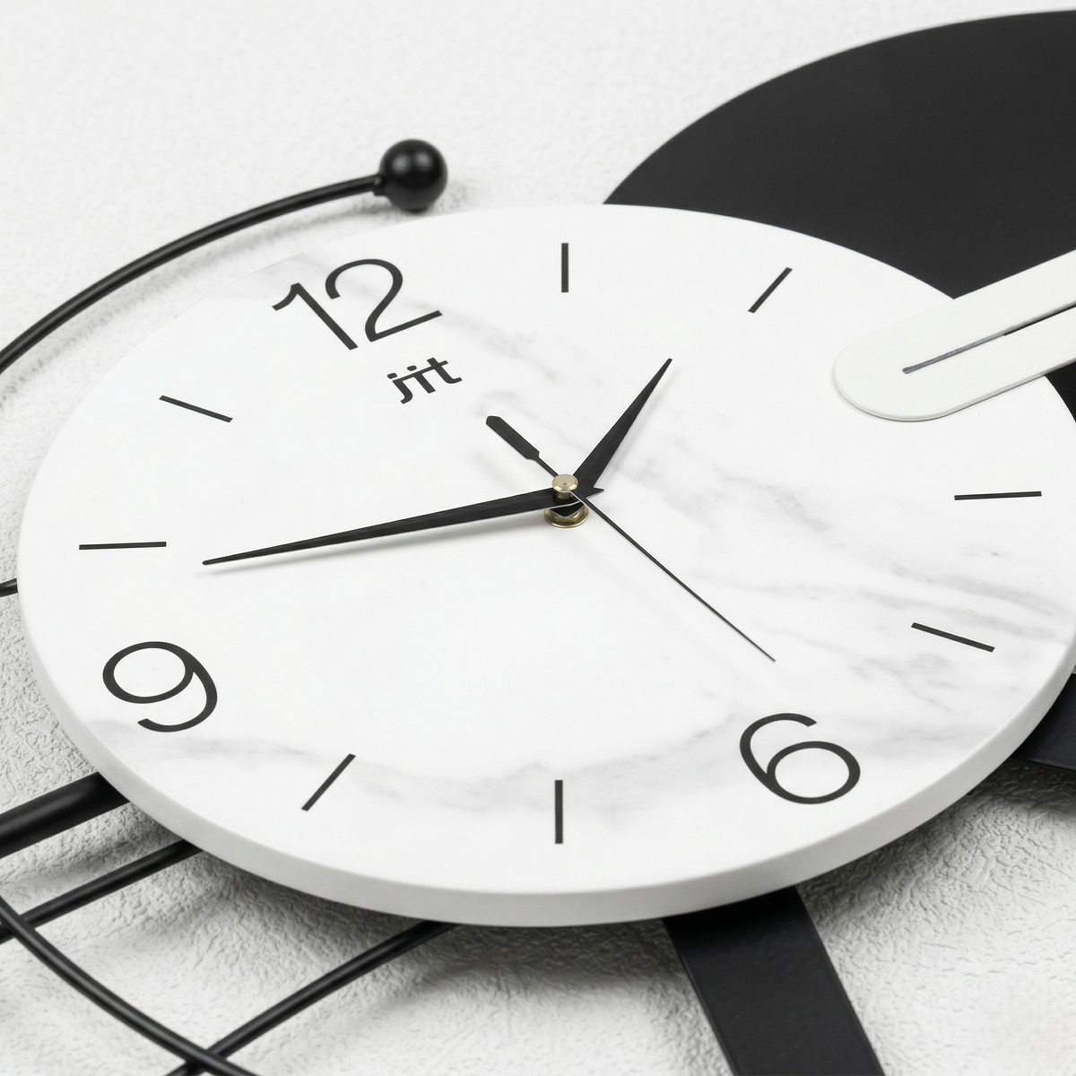 Grande horloge moderne
