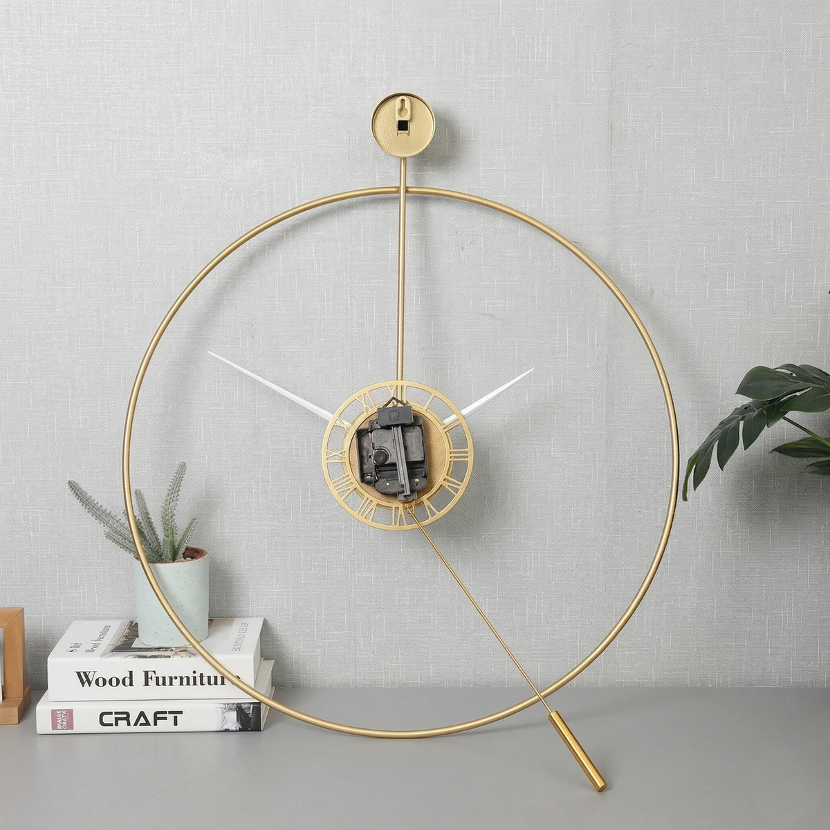 Horloge à balancier moderne