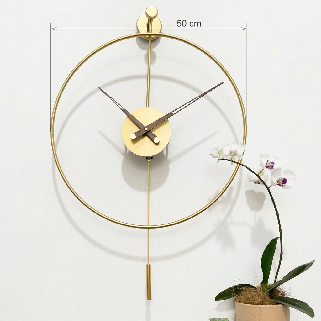 Horloge à balancier moderne
