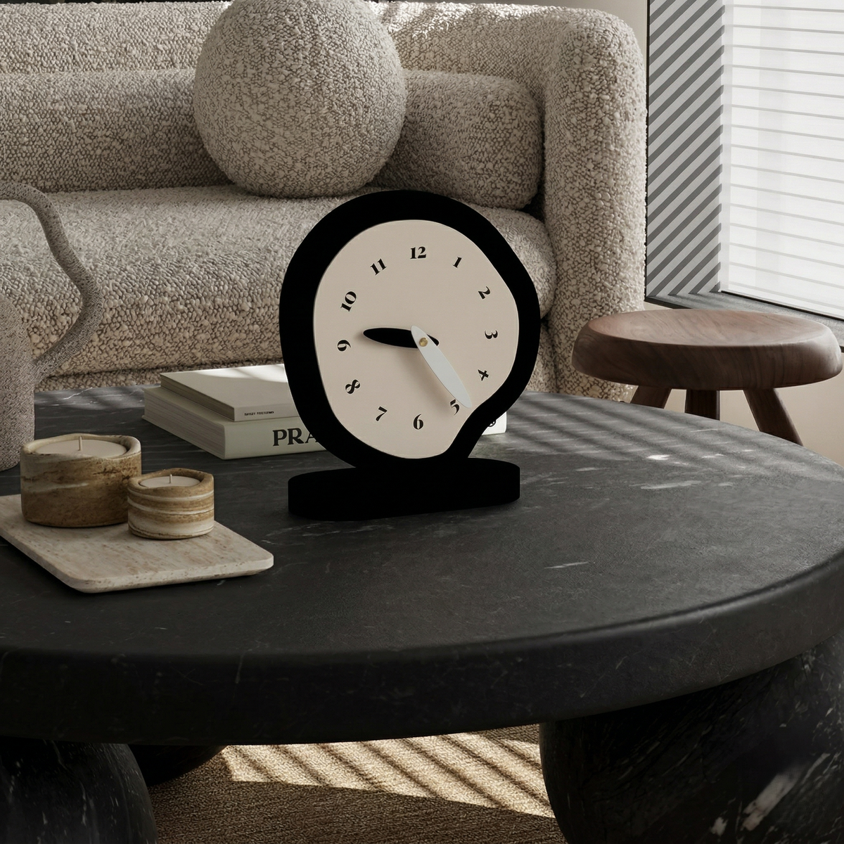Horloge à poser moderne