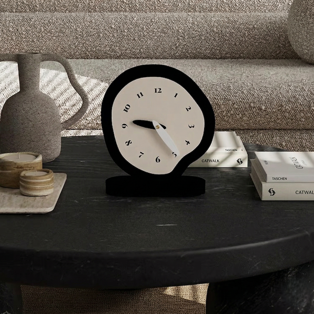 Horloge à poser moderne