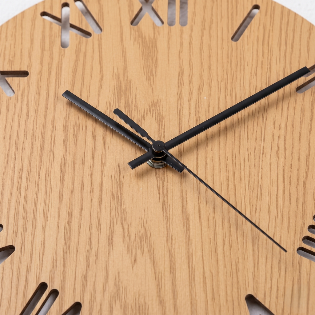 Horloge chiffre romain bois