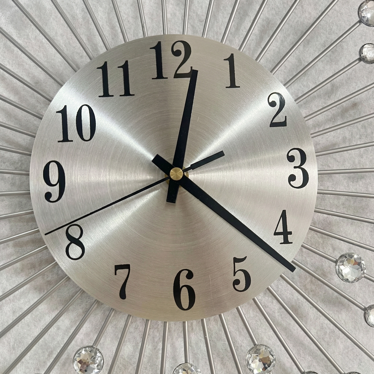 Horloge décorative en métal