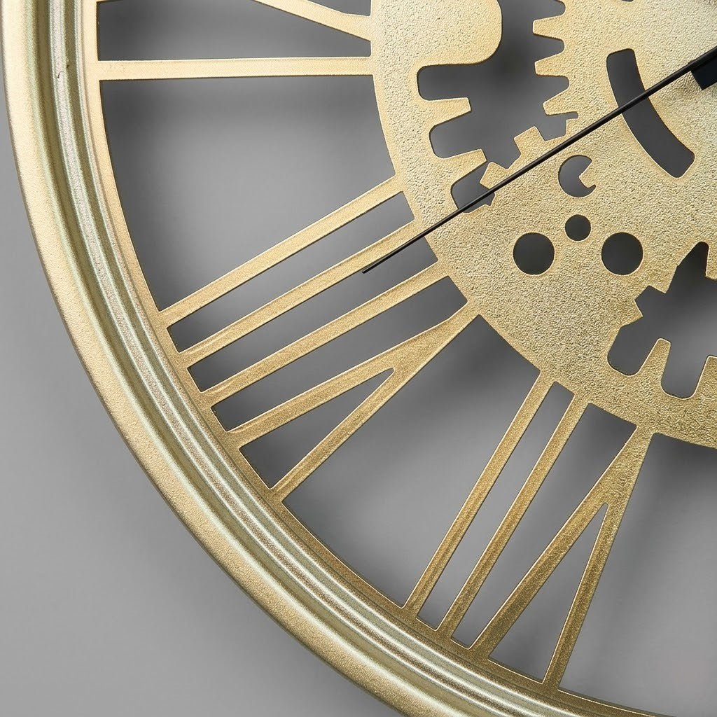 Horloge en métal chiffre romain
