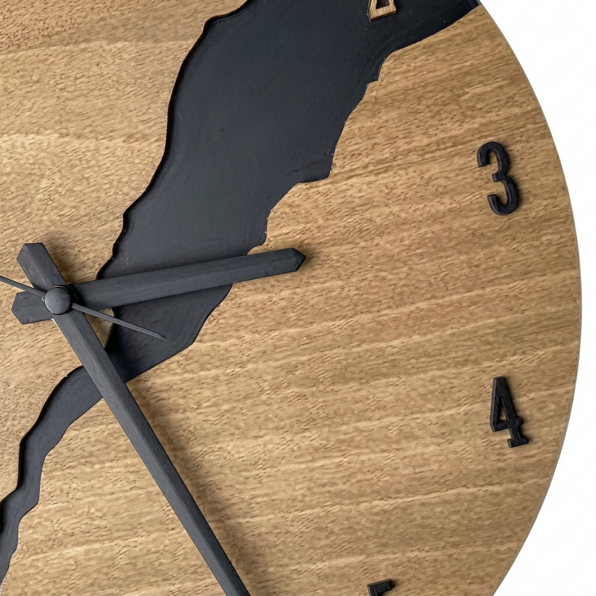 Horloge bois moderne
