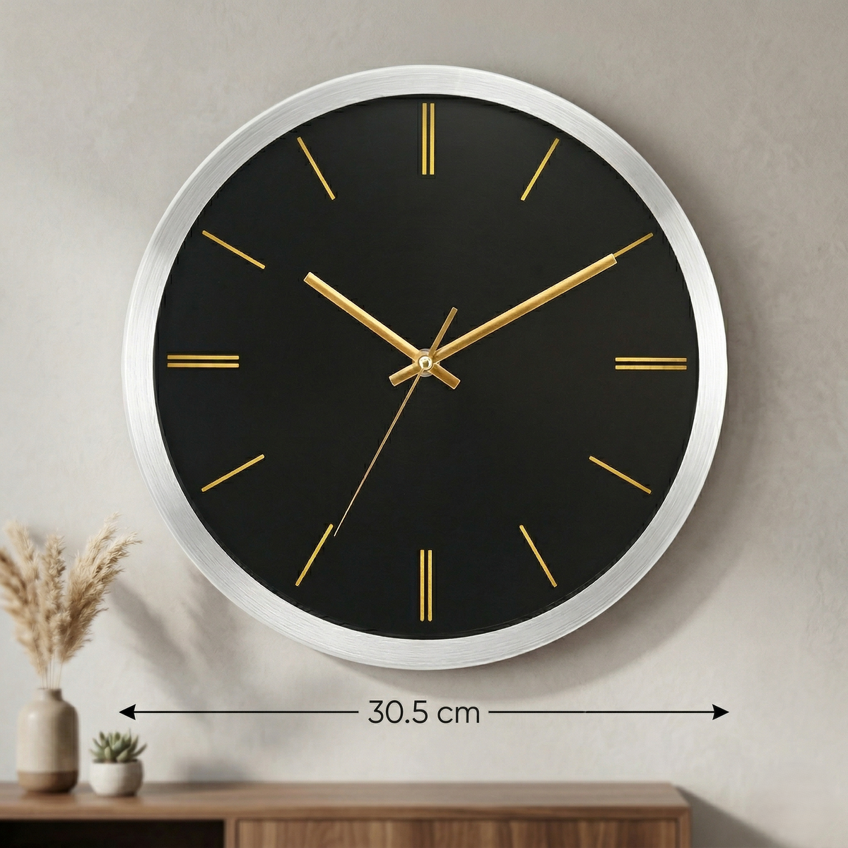Horloge murale minimaliste en métal diamètre 30 cm