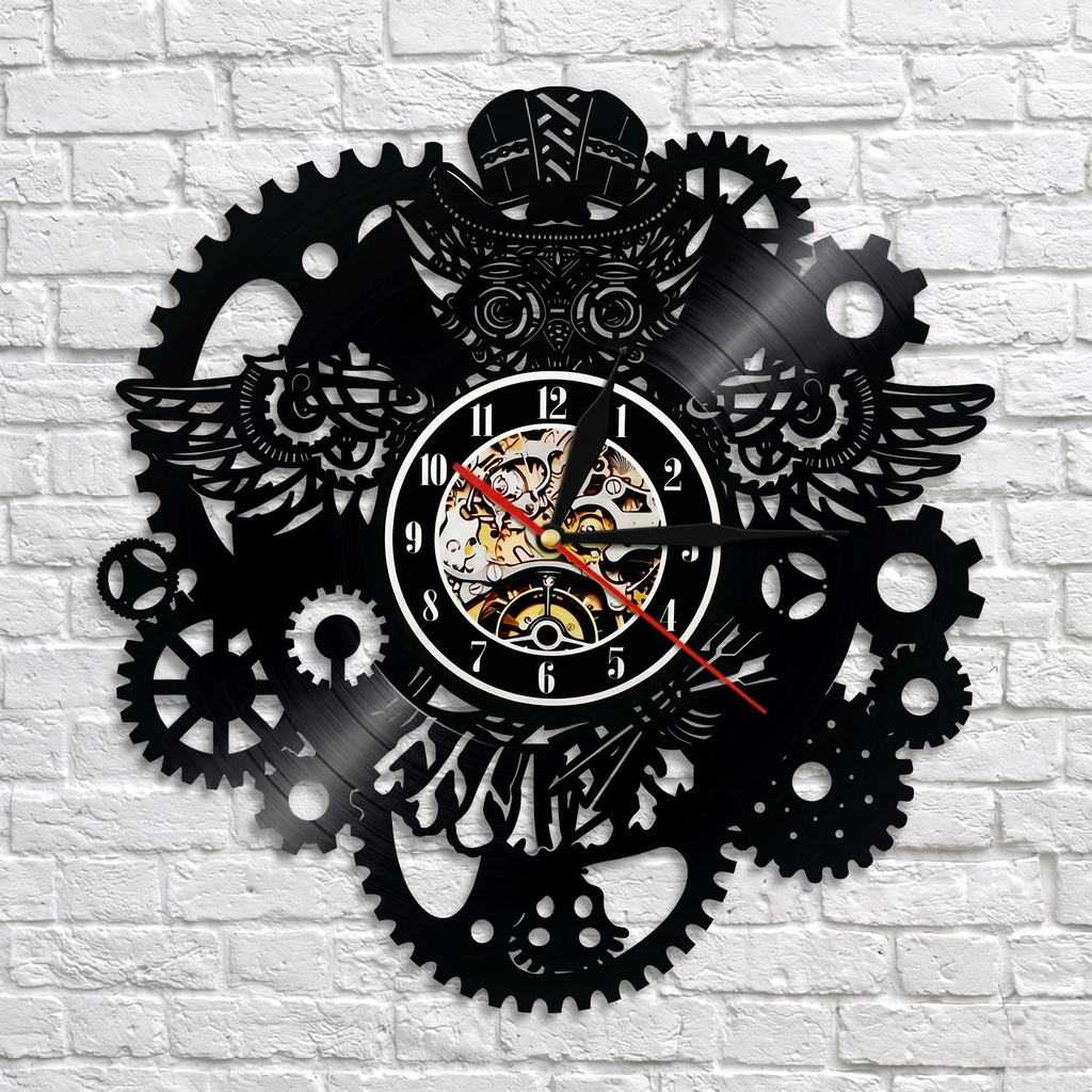 Horloge avec des yeux steampunk