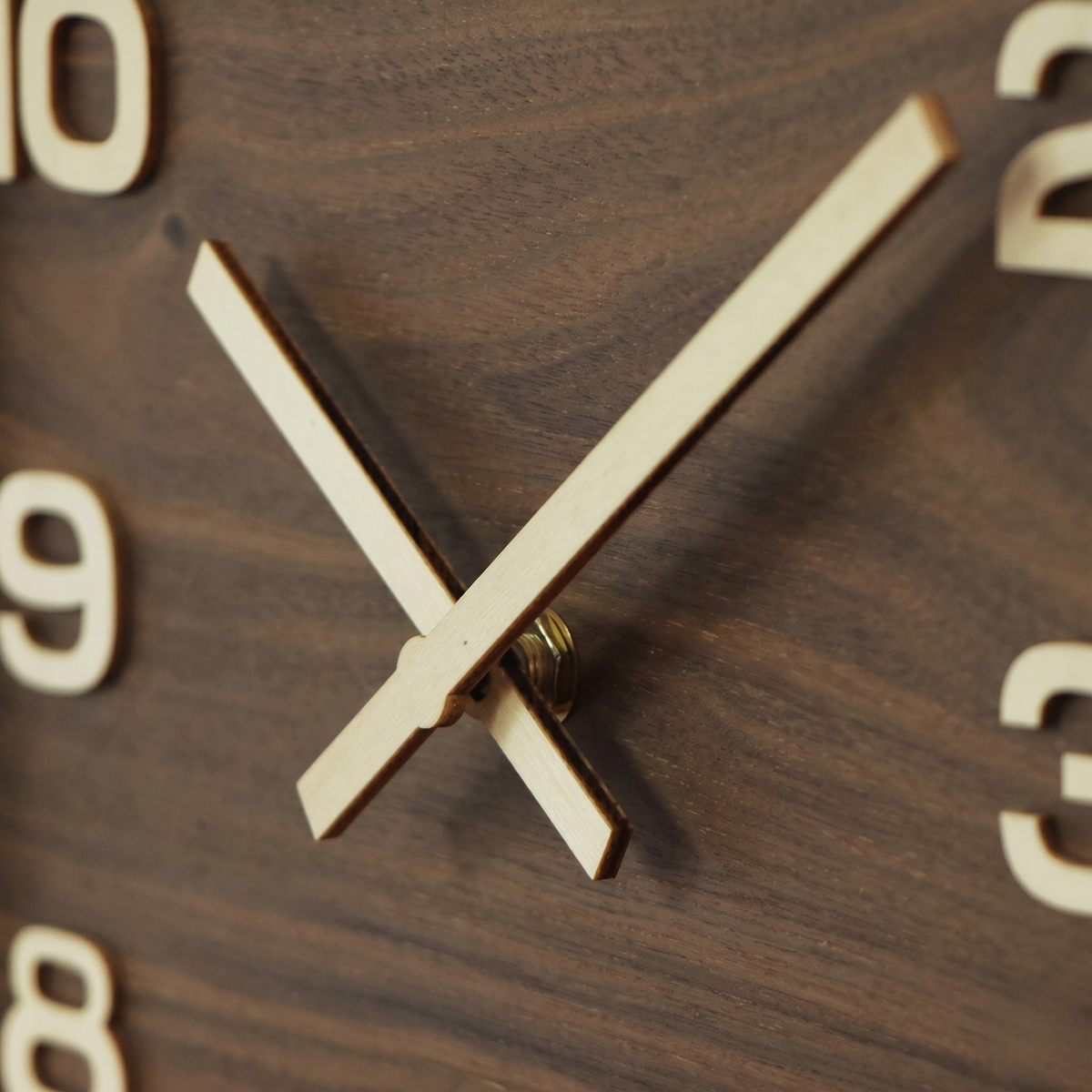 Horloge carrée scandinave
