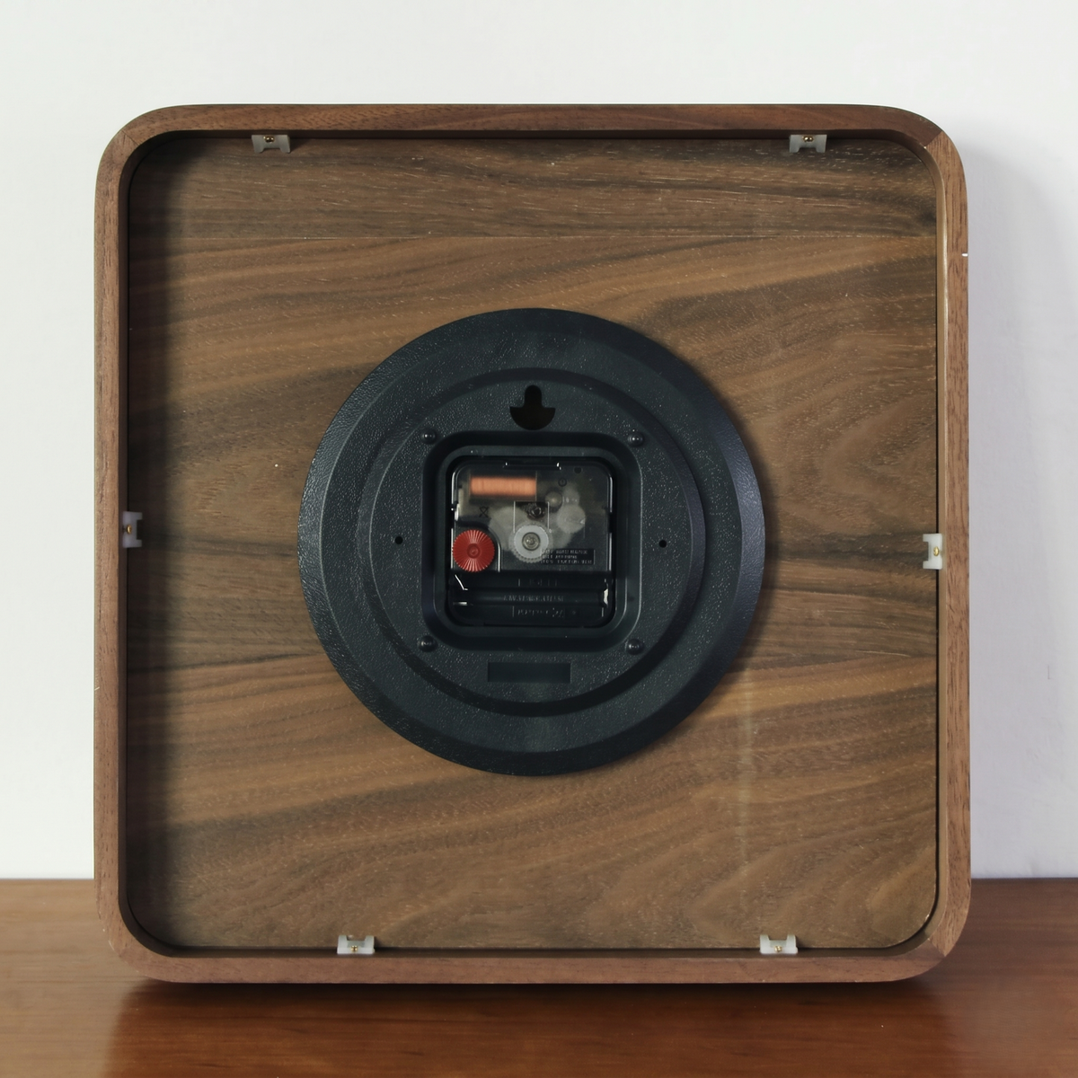 Horloge carrée scandinave