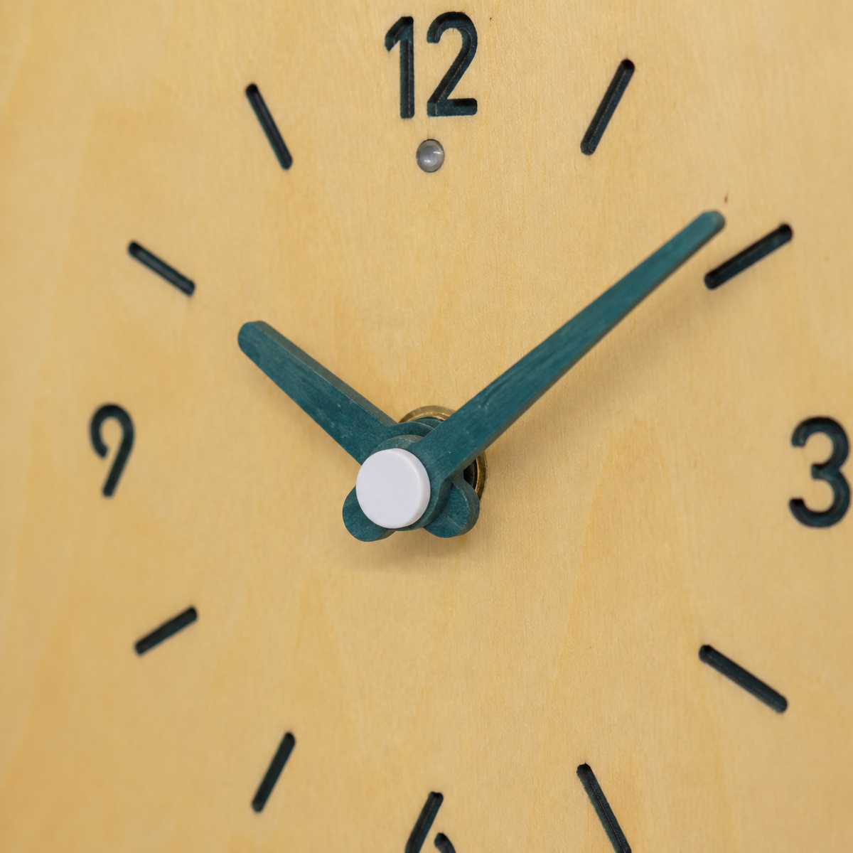 Horloge coucou moderne en bois