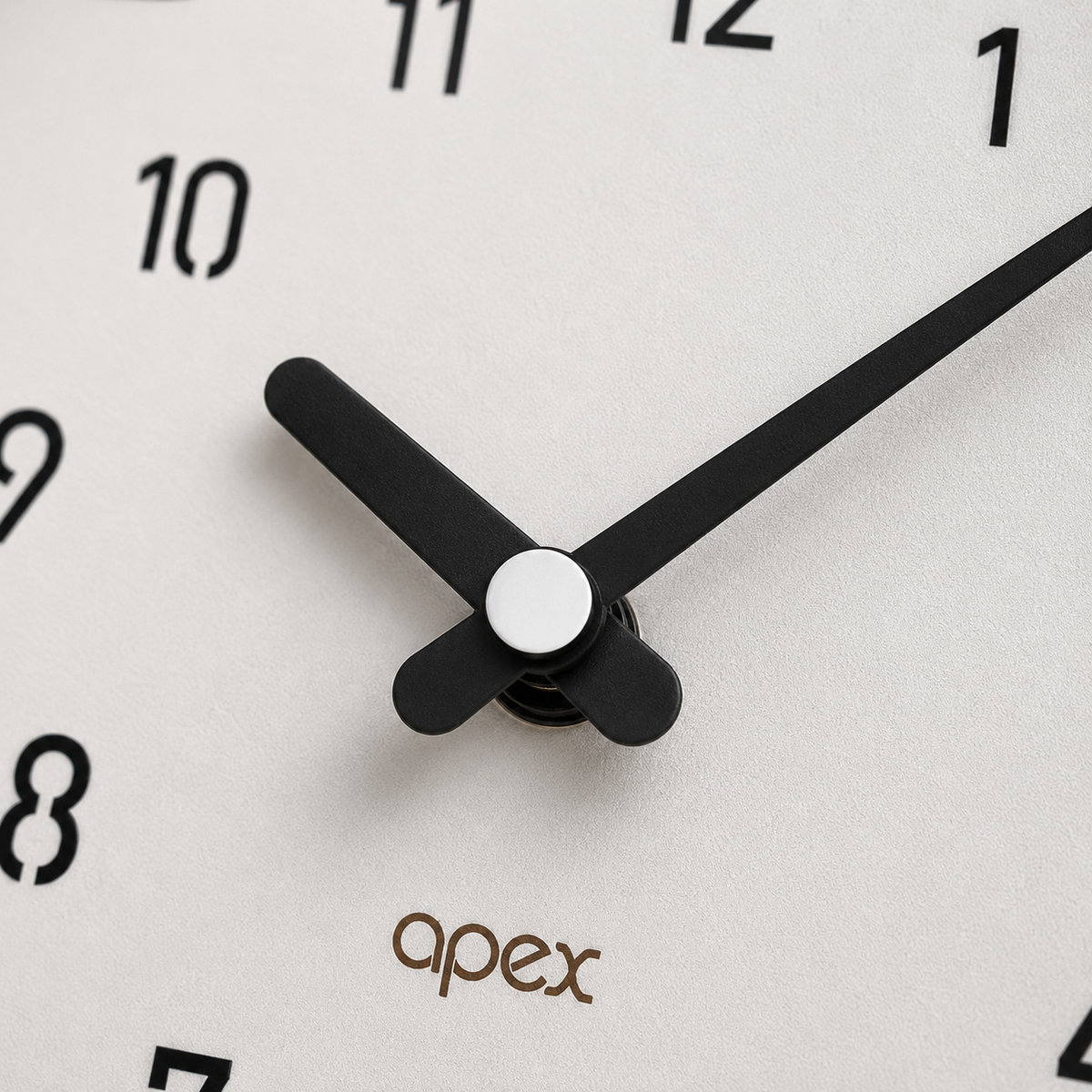 Horloge coucou noir moderne