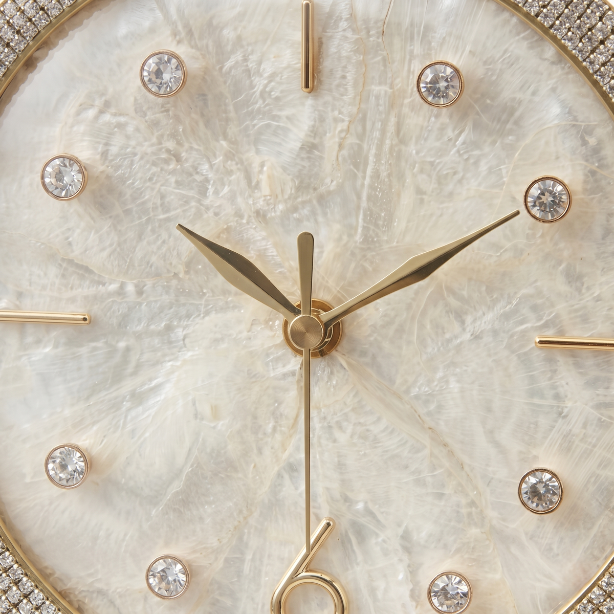 Horloge dorée à poser