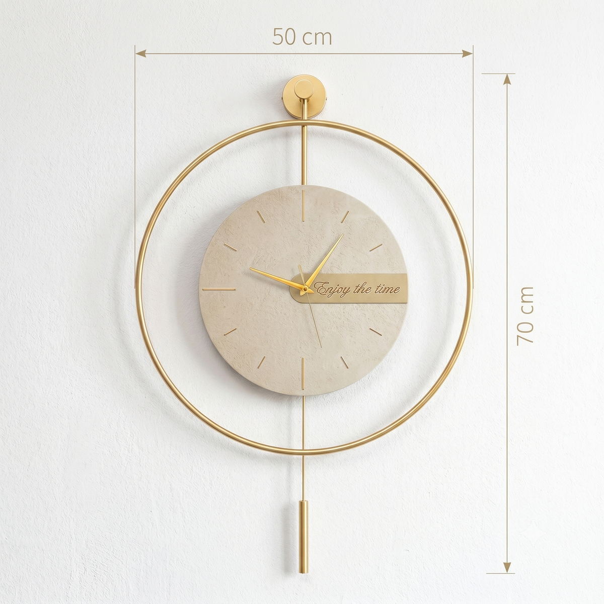 Horloge dorée balancier