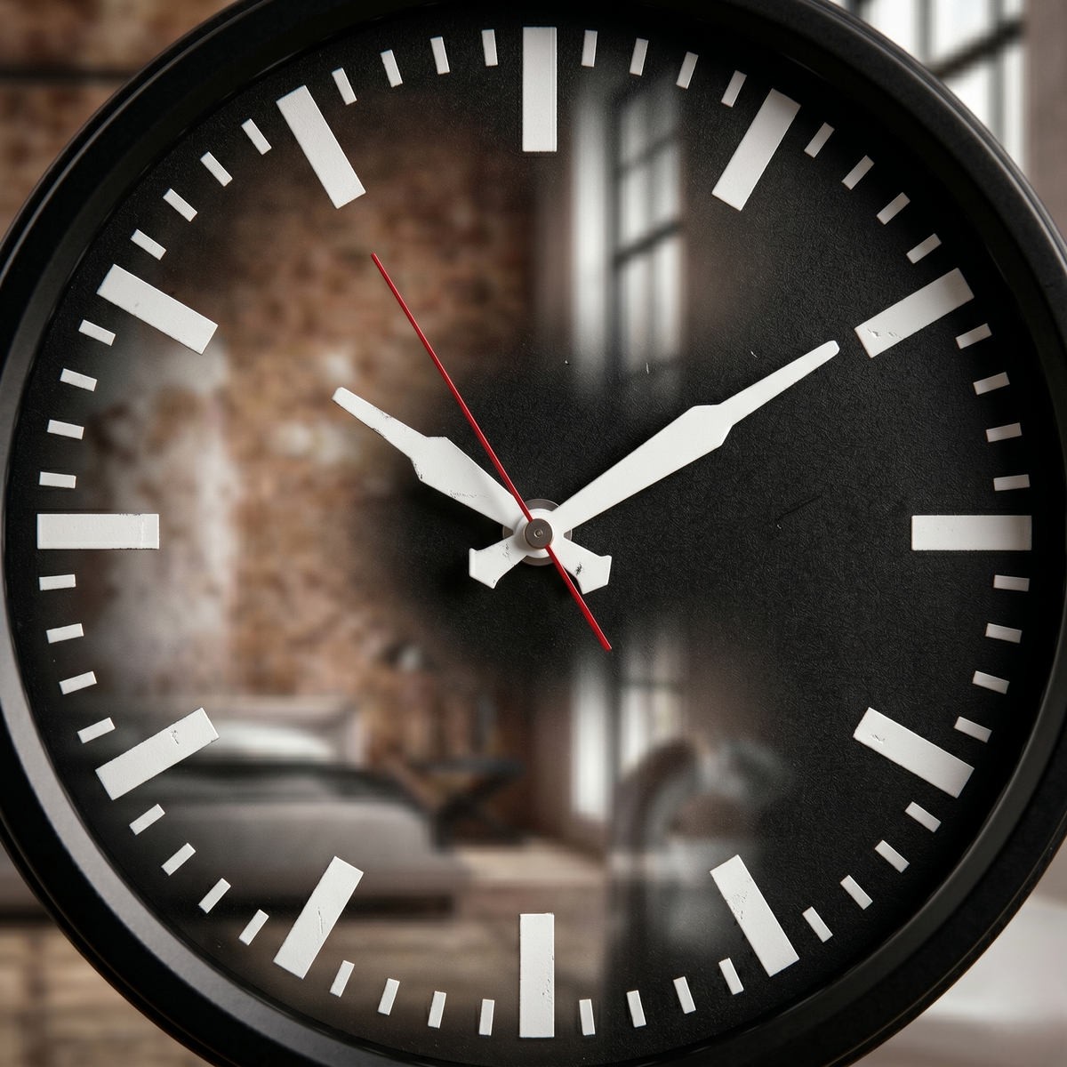 Horloge double face gare minimaliste