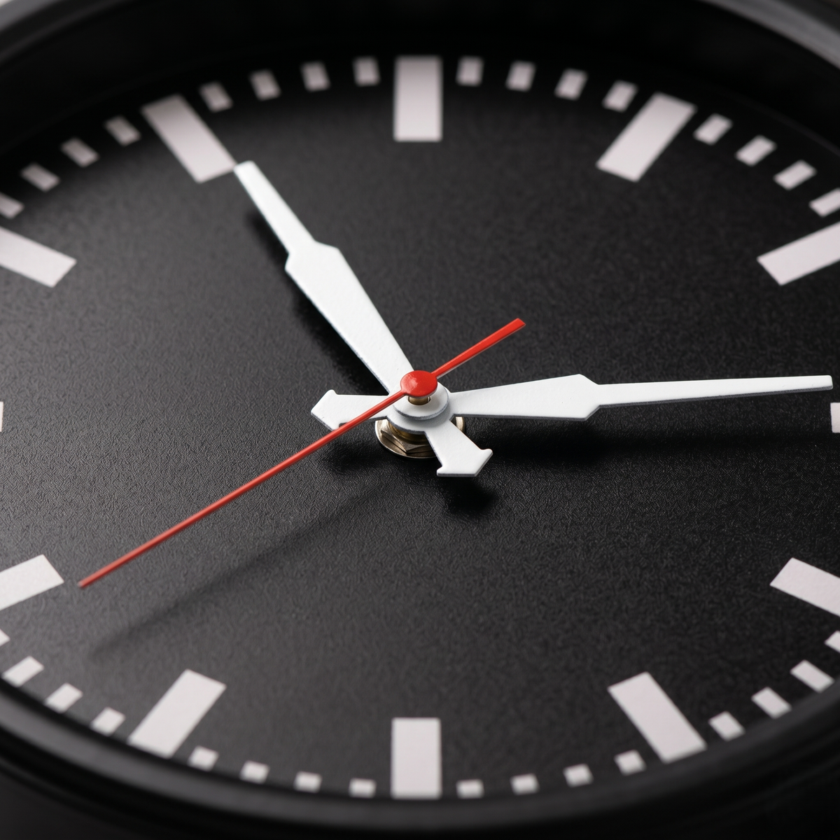 Horloge double face gare minimaliste