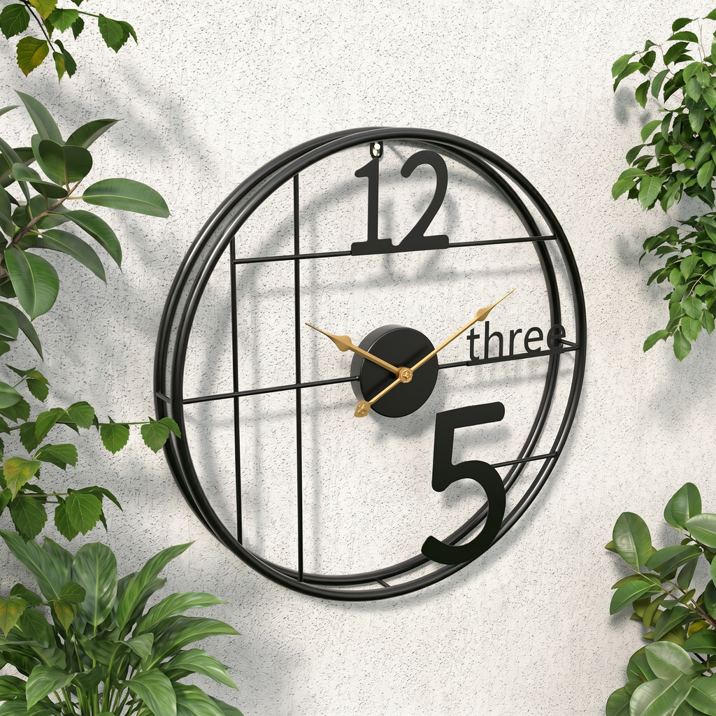 Horloge en métal noir