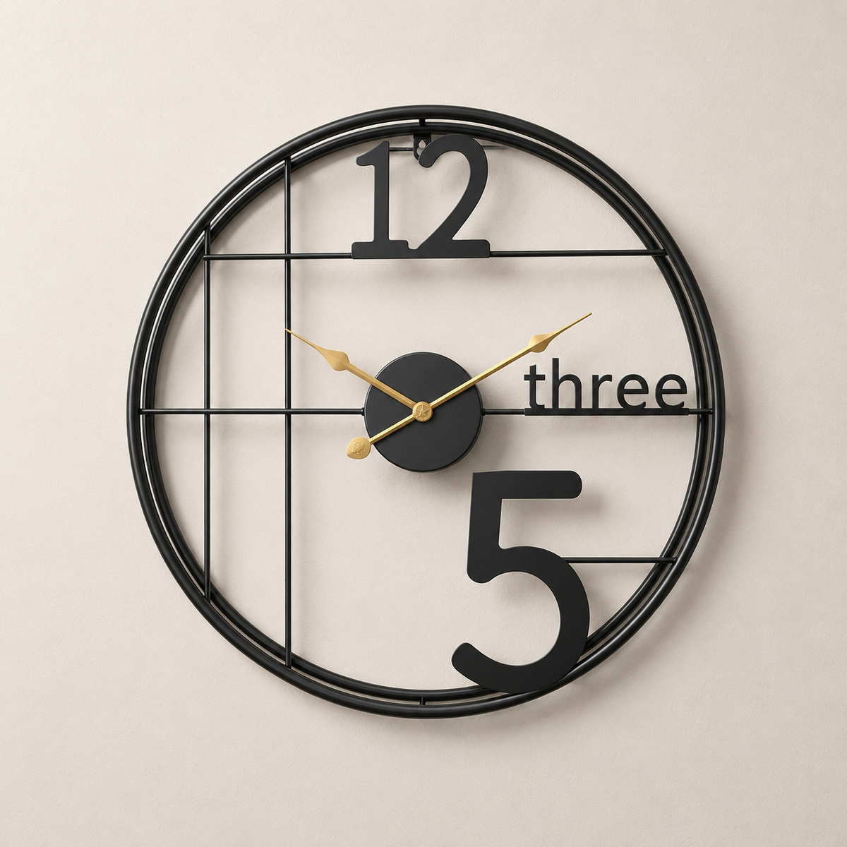 Horloge en métal noir