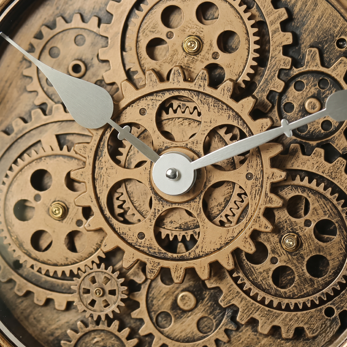 Horloge industrielle avec mécanisme apparent