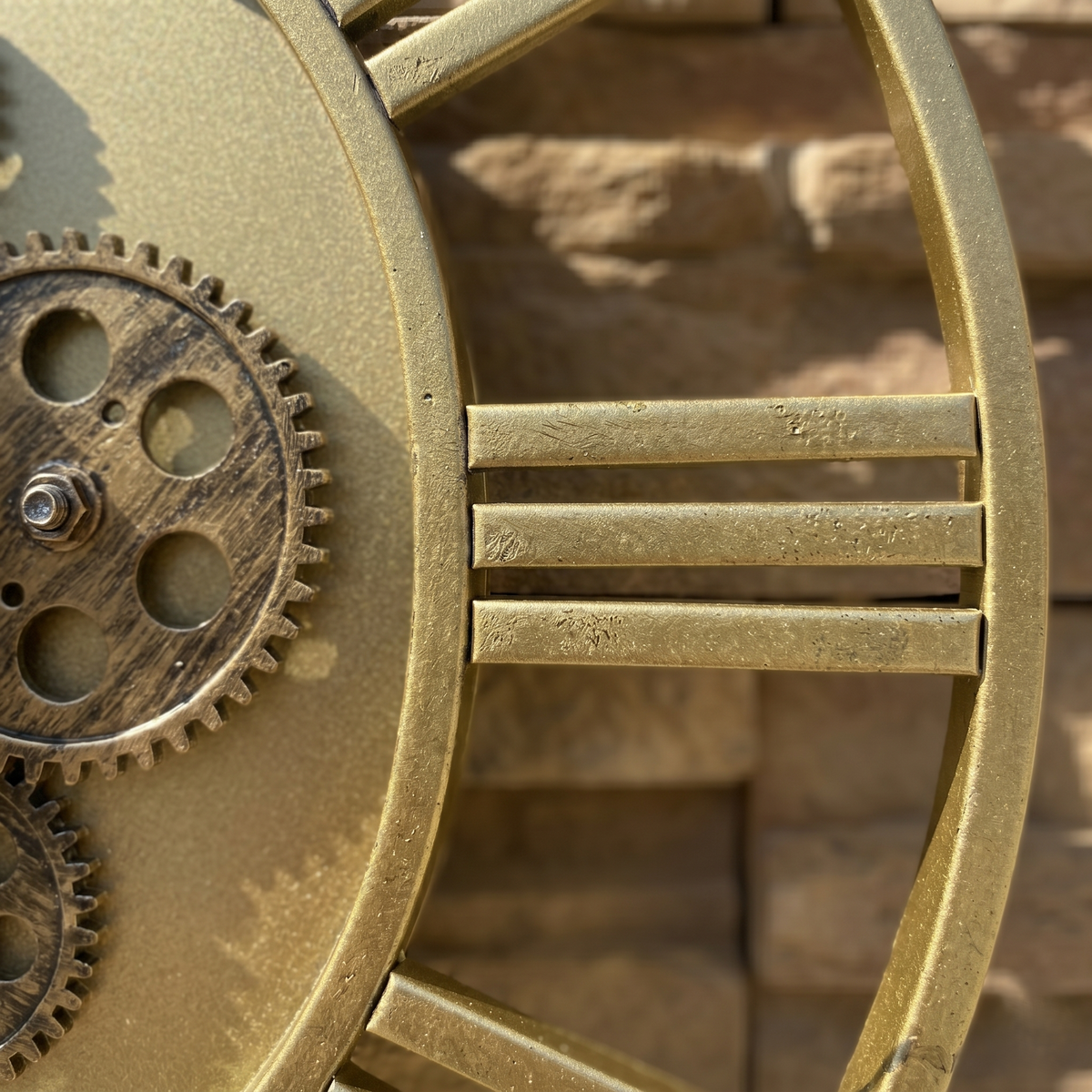 Horloge industrielle engrenage tournant