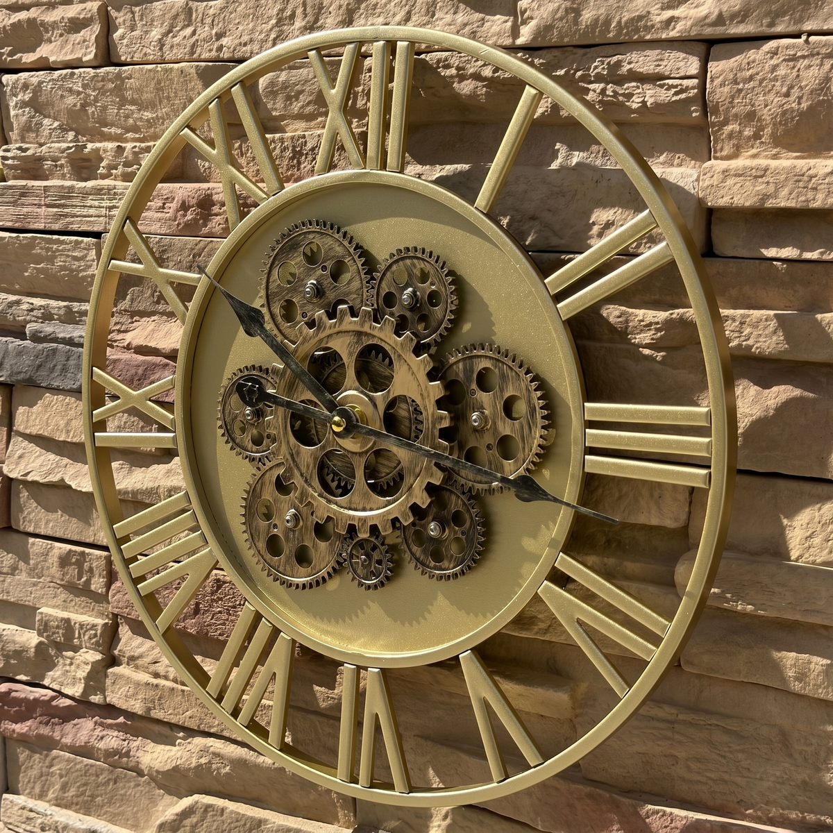 Horloge industrielle engrenage tournant