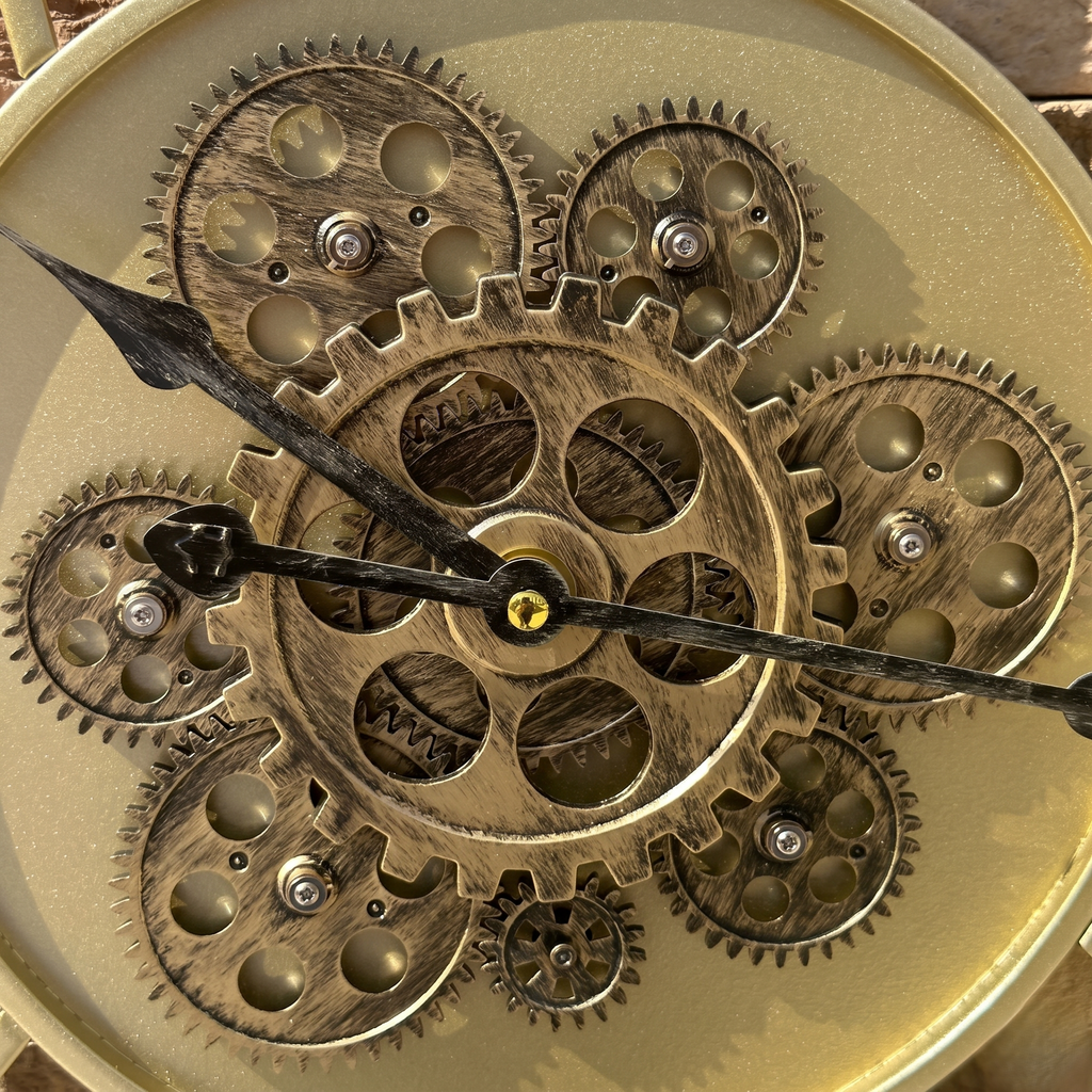 Horloge industrielle engrenage tournant