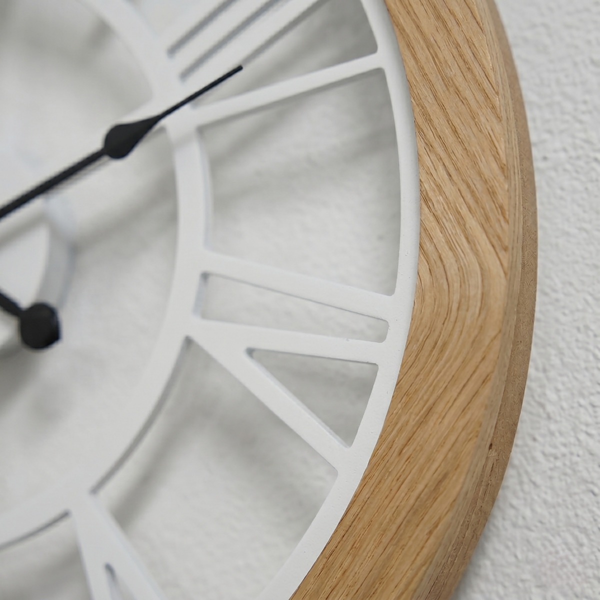 Horloge industrielle scandinave