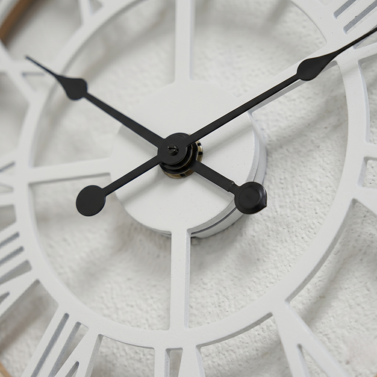 Horloge industrielle scandinave