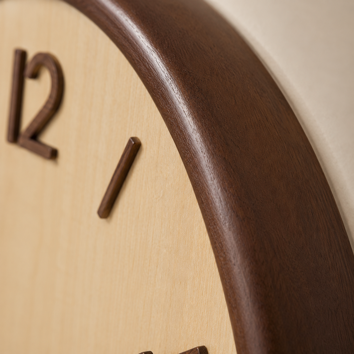 Horloge minimaliste japonais
