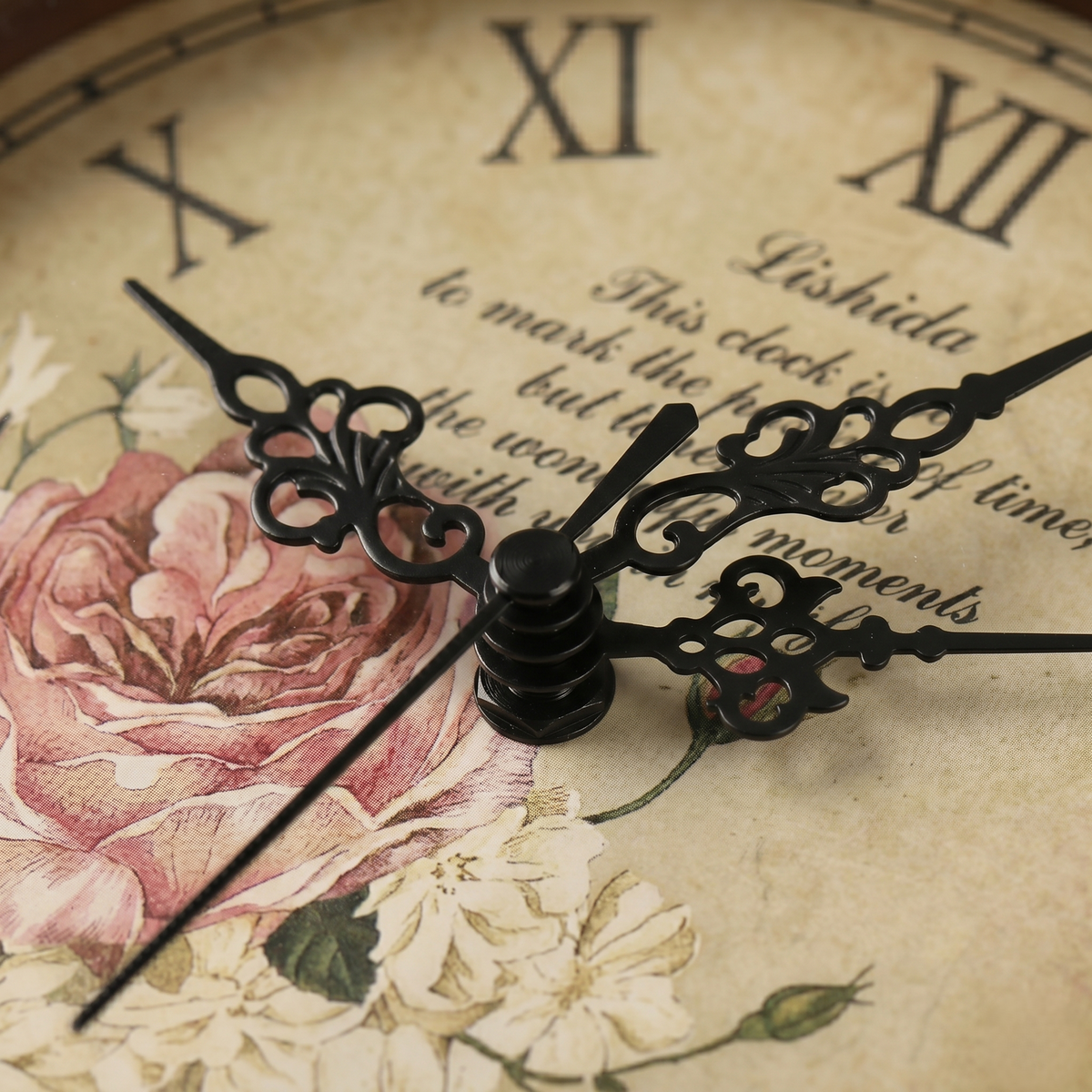Horloge murale ancienne en bois
