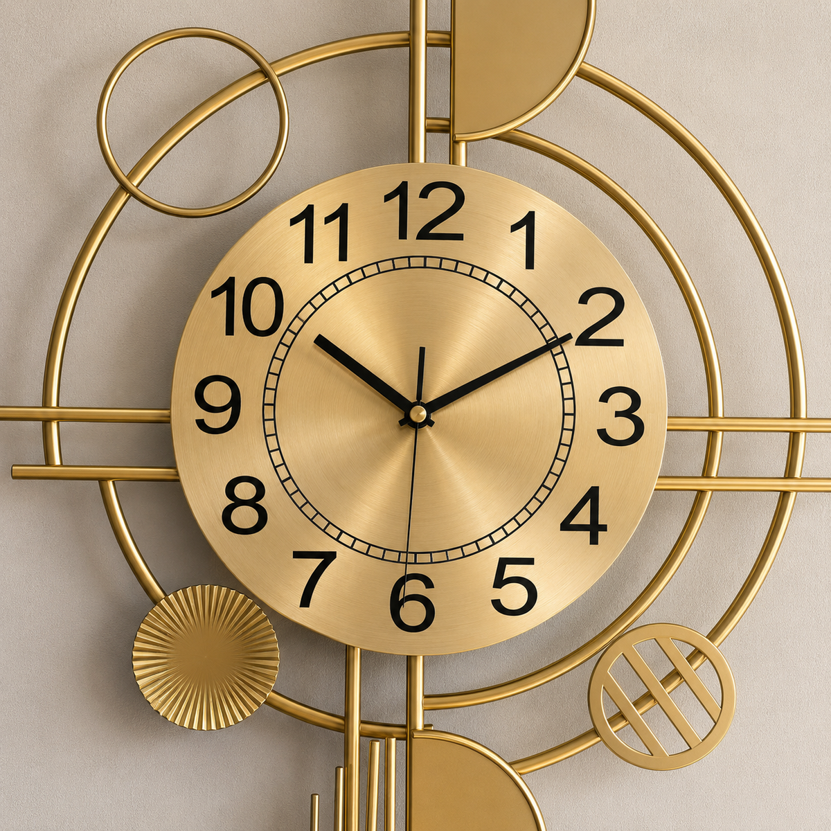 Horloge murale design dorée