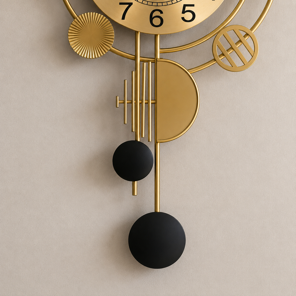 Horloge murale design dorée