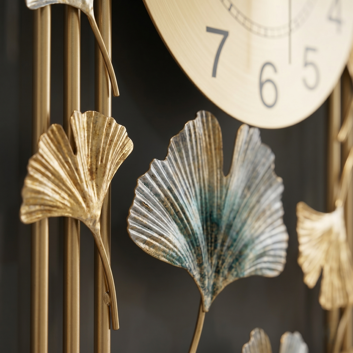 Horloge murale design pour salon