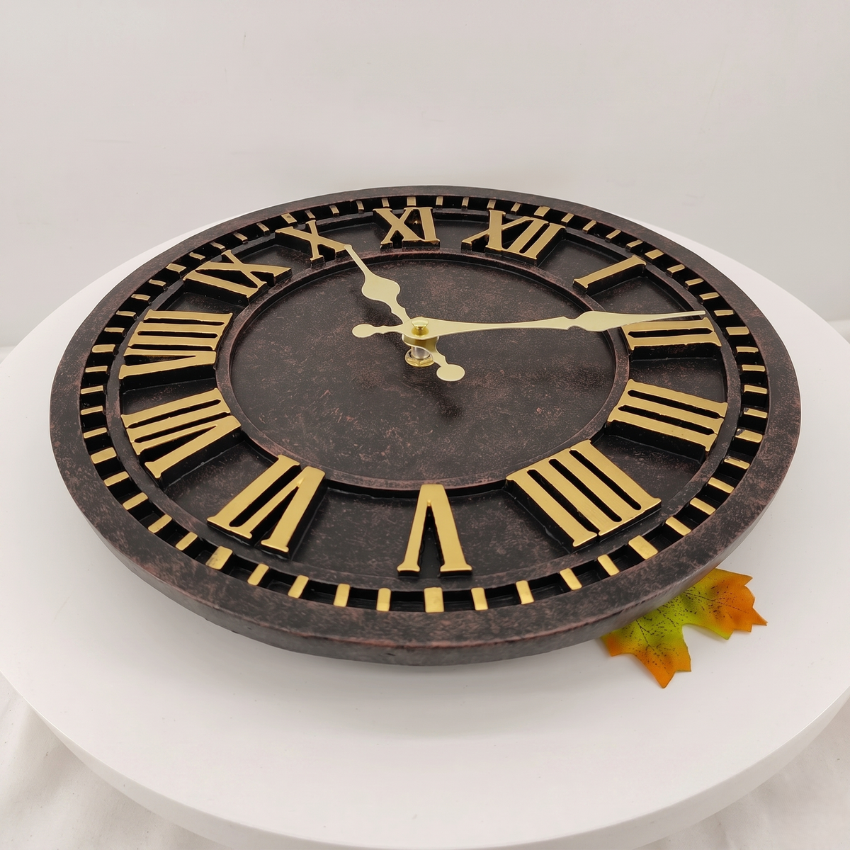 Horloge murale noir et doré