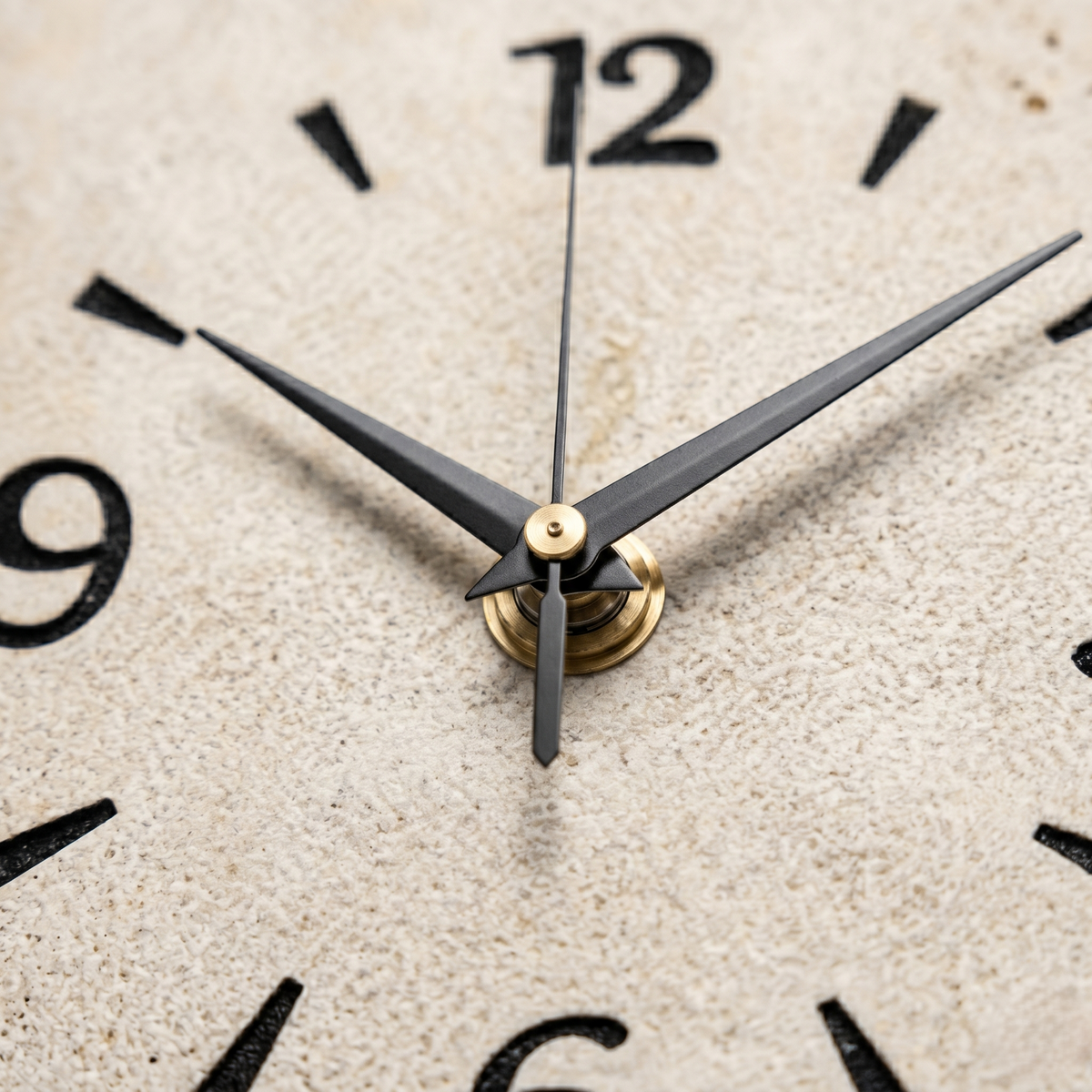 Horloge murale originale en bois