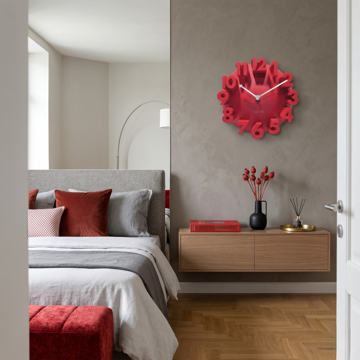 Horloge murale rouge originale