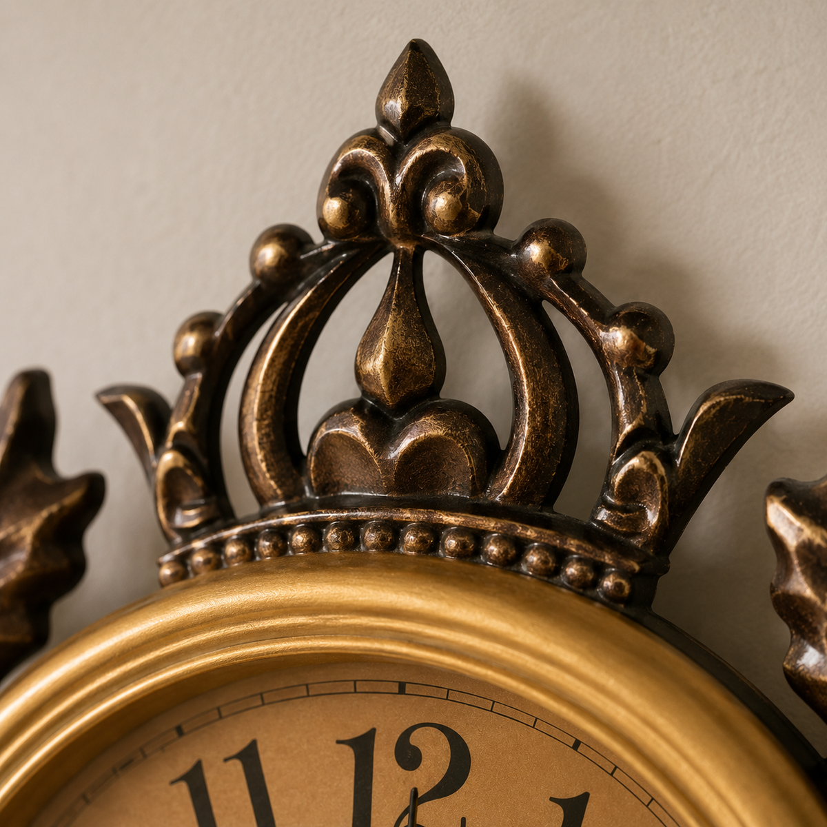 Horloge murale vintage en métal