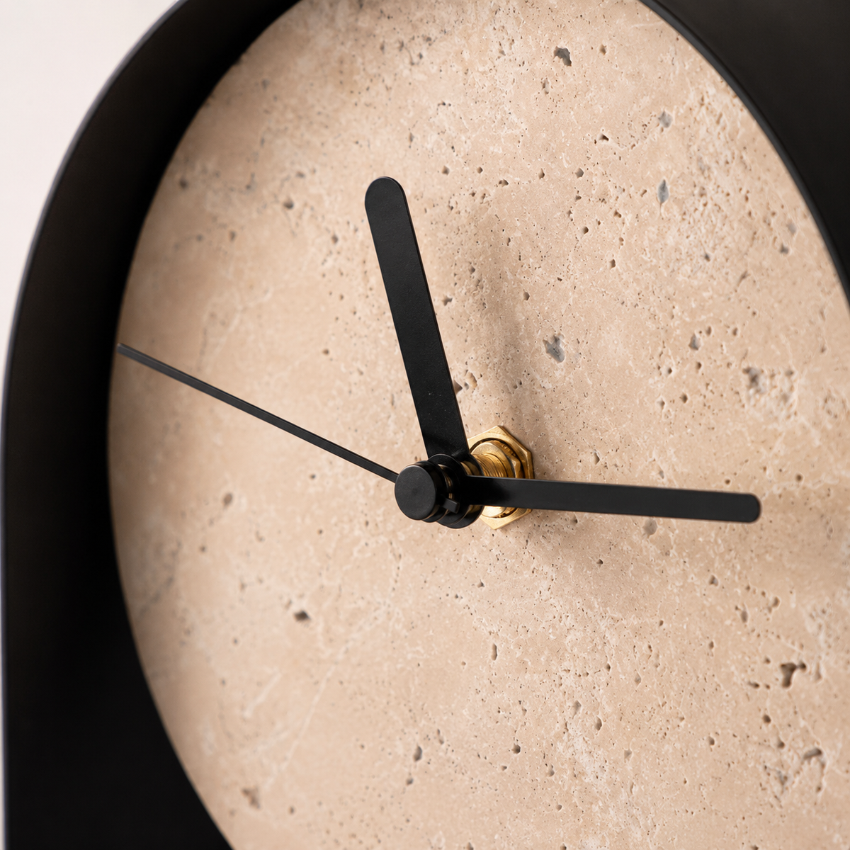 Petite horloge de table