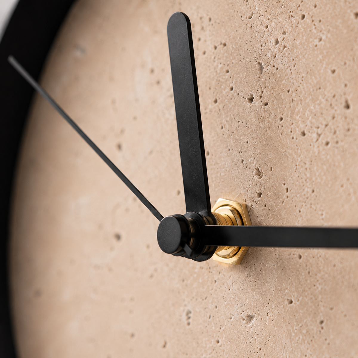 Petite horloge de table